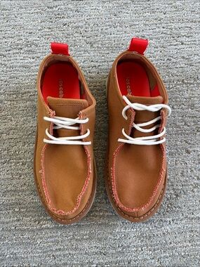 Los Cabos Women’s Brown Canvas Sneakers with Red Accents EU 36